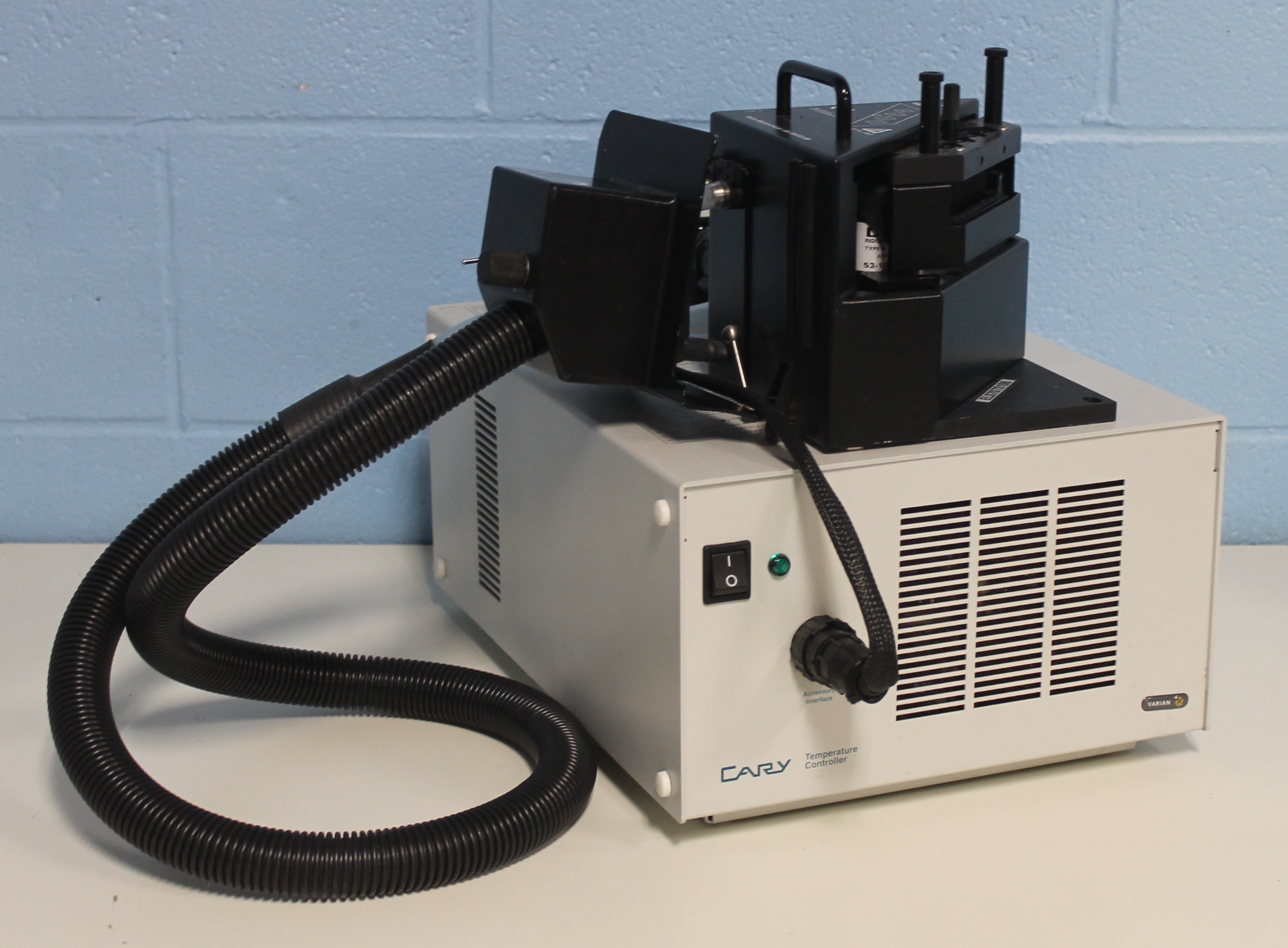 Varian Cary Temperature Controller with Peltier Thermostatted Multicell Holder 00-100755-00