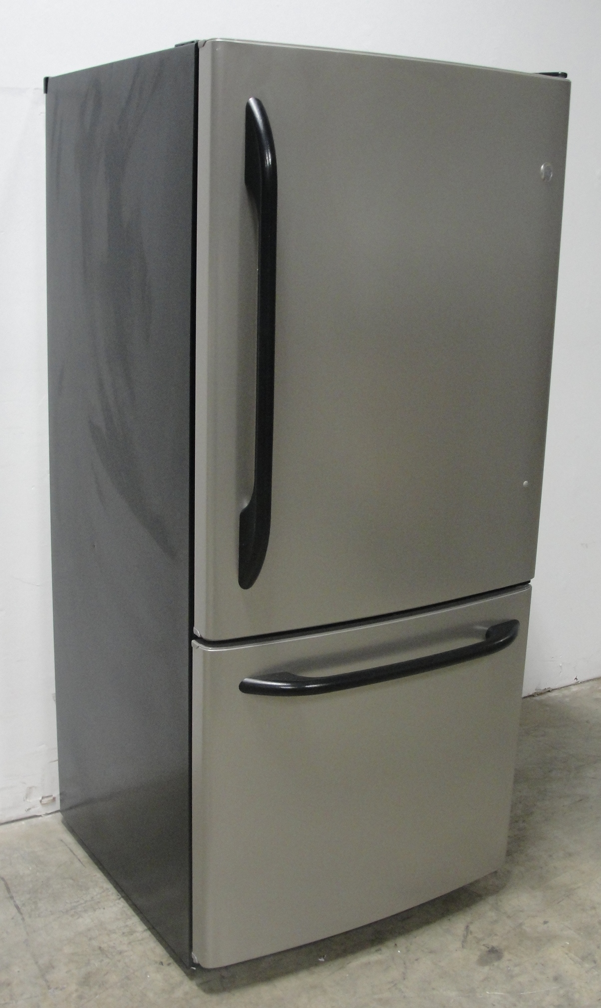 GE Healthcare Life Sciences CleanSteel Bottom-Freezer Drawer Refrigerator