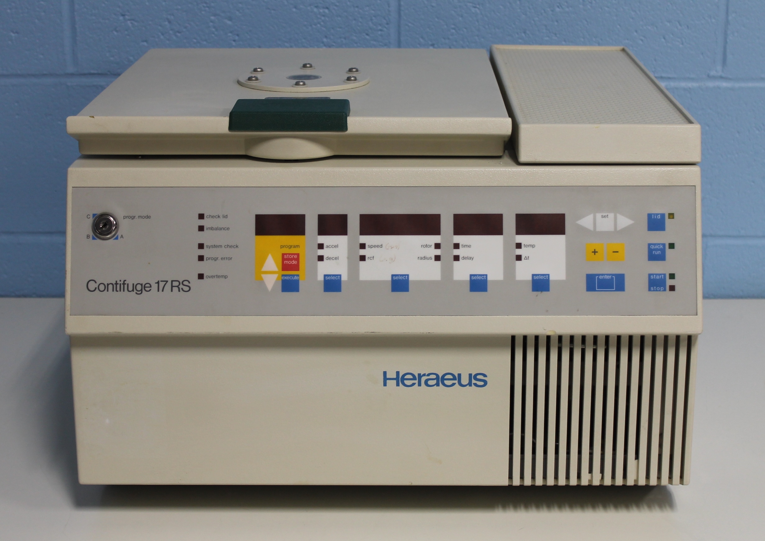 Heraeus/Kendro Lab Contifuge 17RS Benchtop Centrifuge CAT No. 75003573