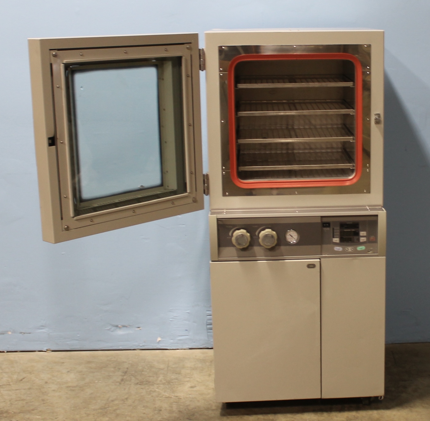 Yamato DP43 Large-Capacity Vacuum Drying Oven