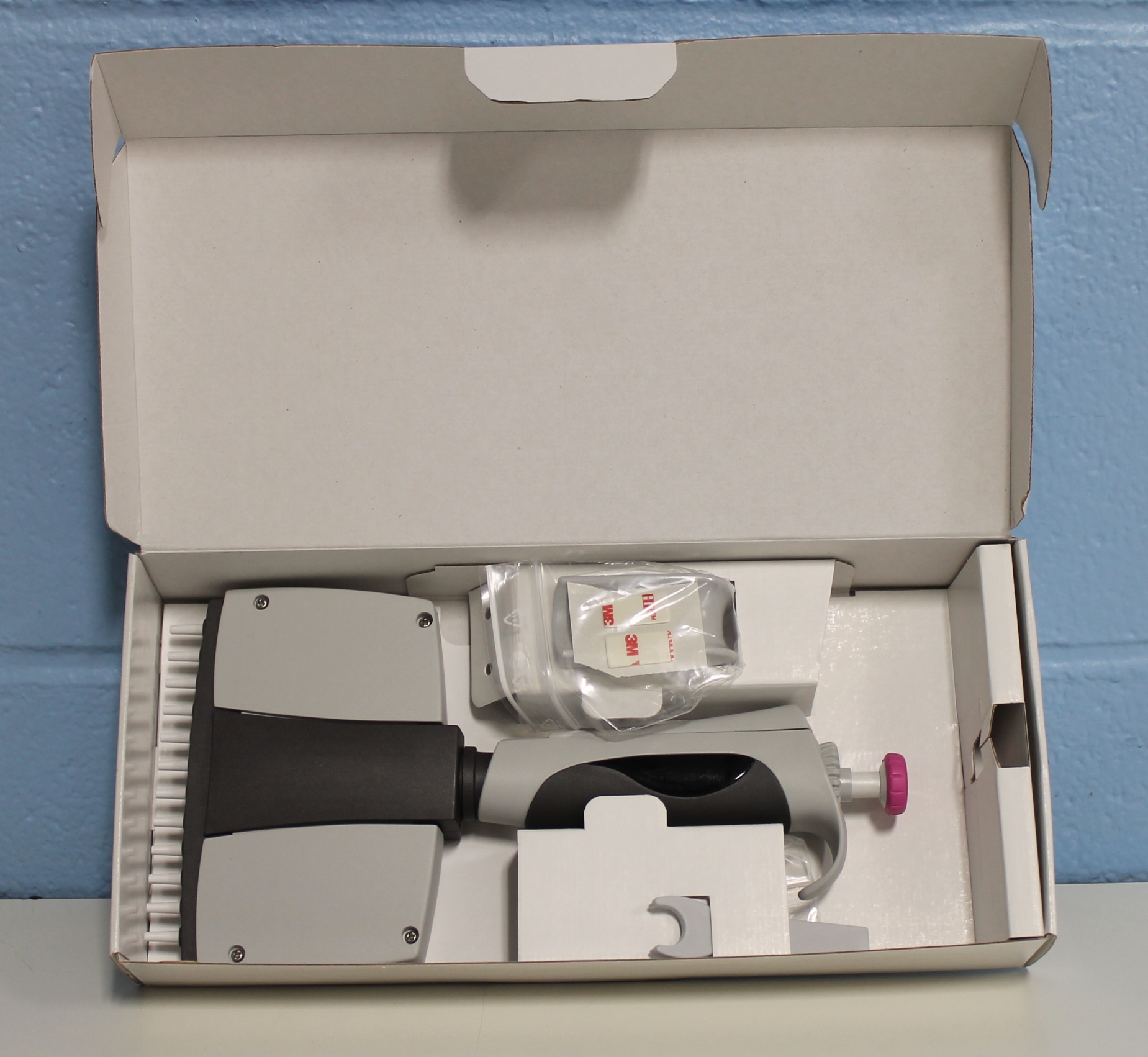 Thermo Scientific Finnpipette FOCUS  12CH 1-10UL CAT No. 4610110