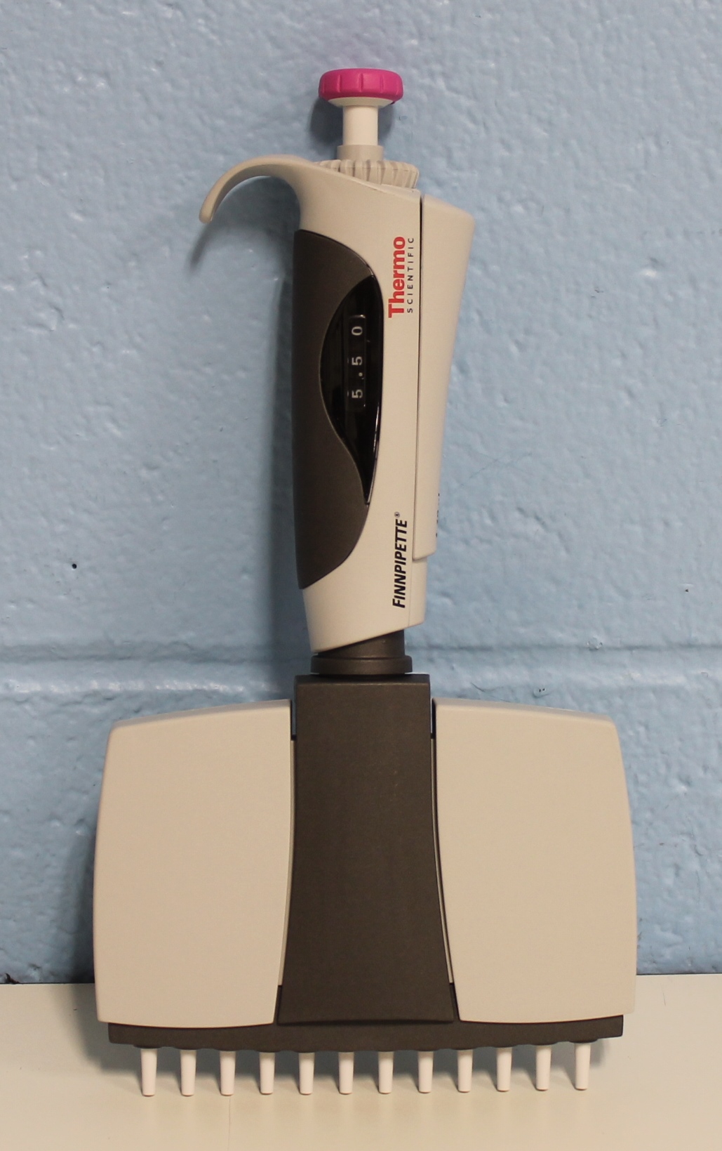 Thermo Scientific Finnpipette FOCUS  12CH 1-10UL CAT No. 4610110