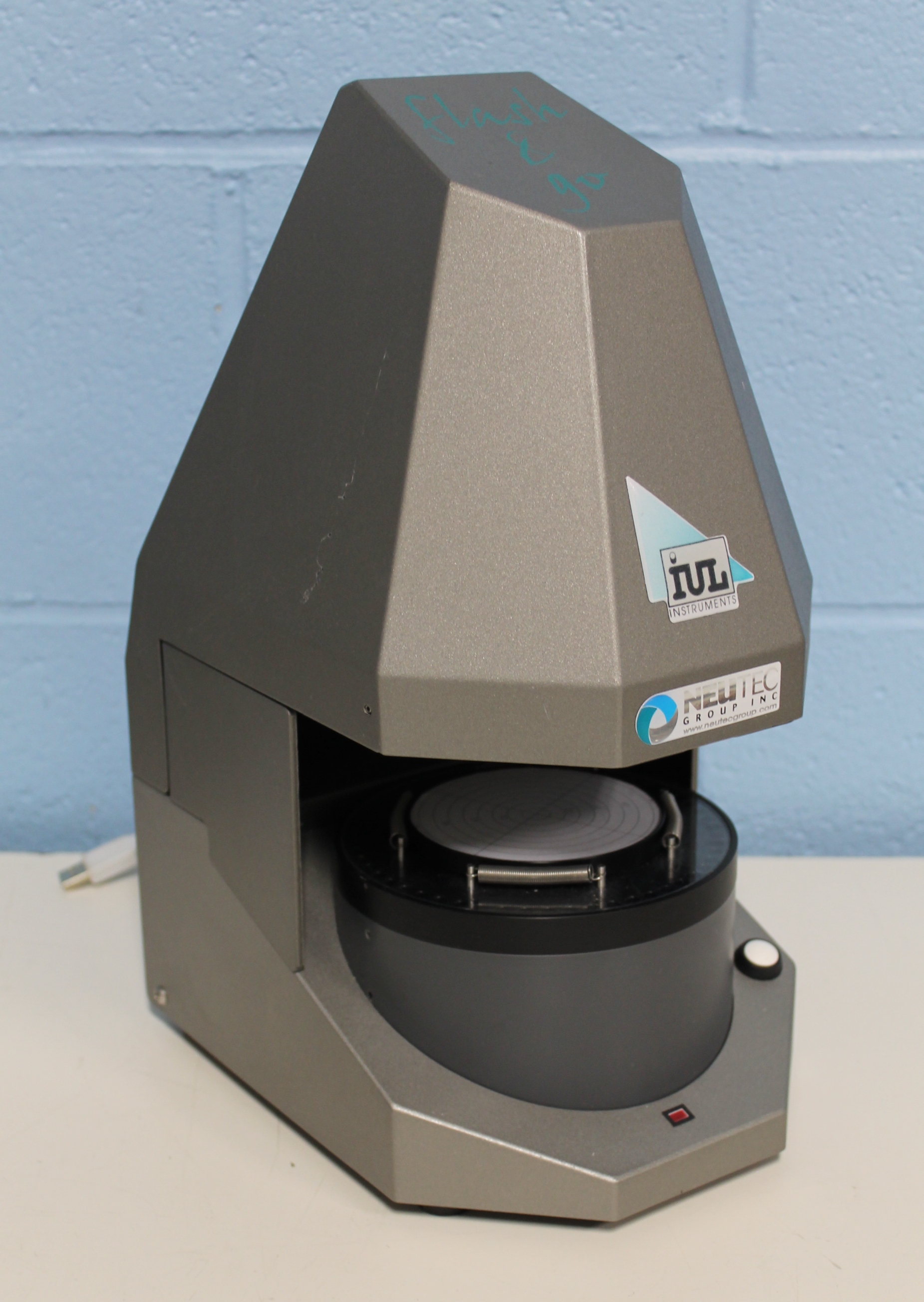 Neutec Group Flash and Grow Colony Counting System