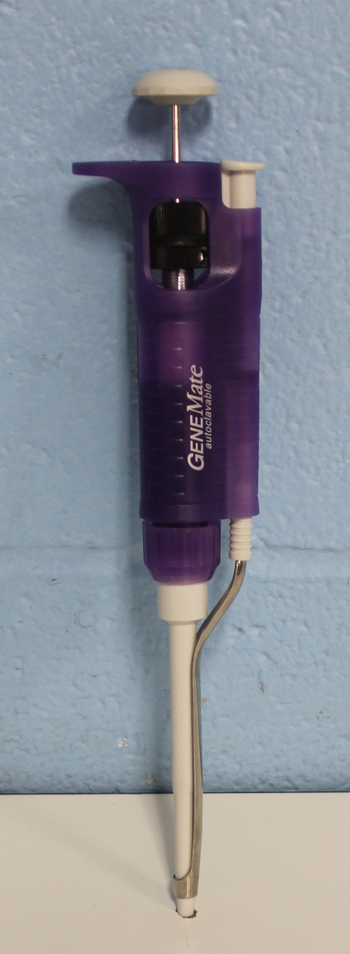 ISC BioExpress GeneMate 20-200UL Autoclaveable Single-Channel Pipettor