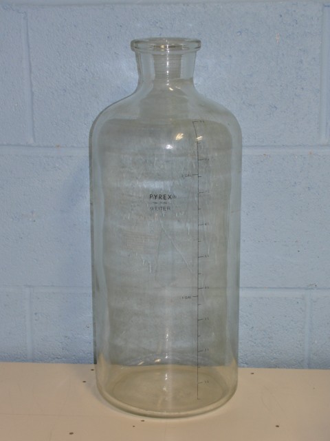 Pyrex 9 Liter Graduated Solution Bottle