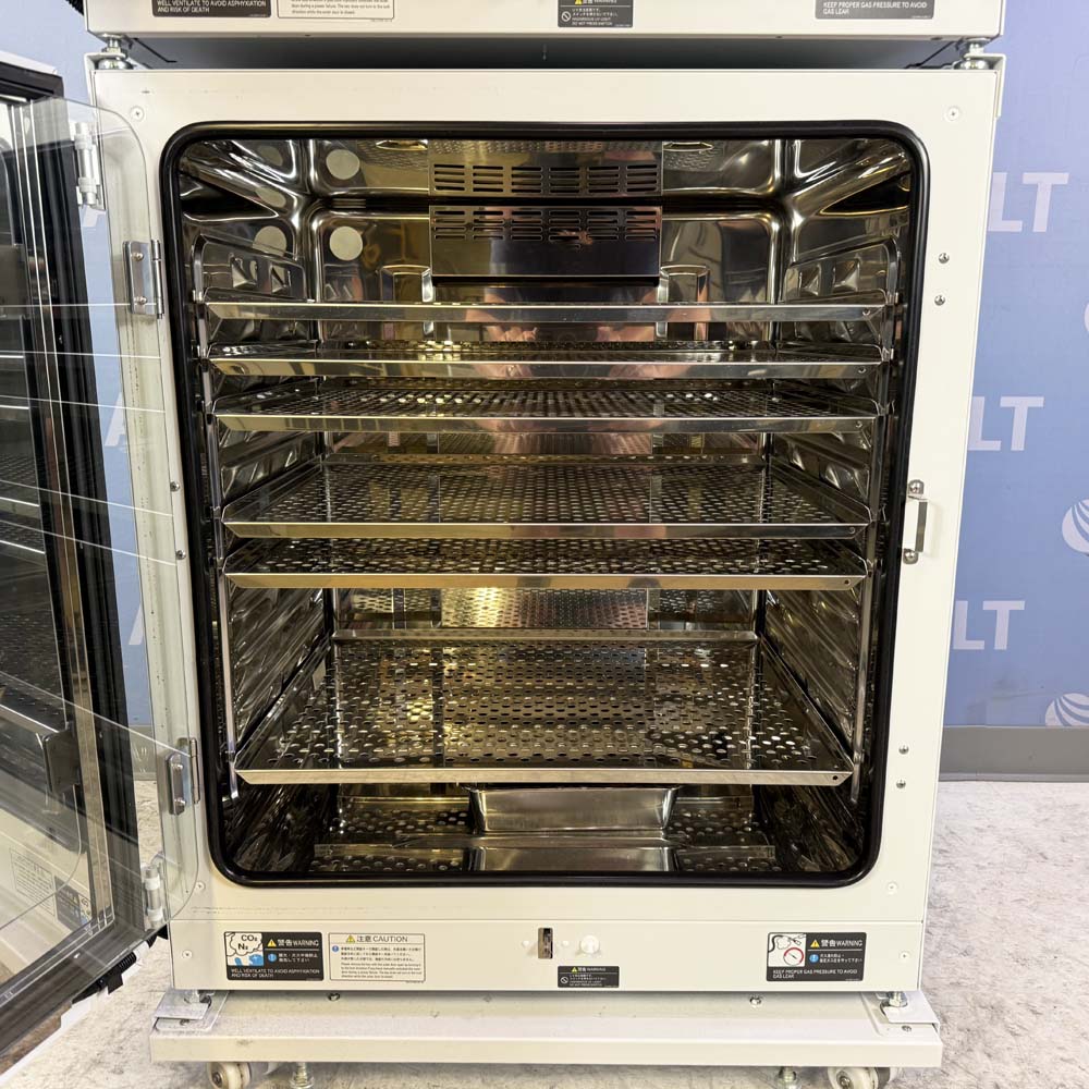 phcbi  MCO-230AICUVL CO2 Incubator (Dual Stack)