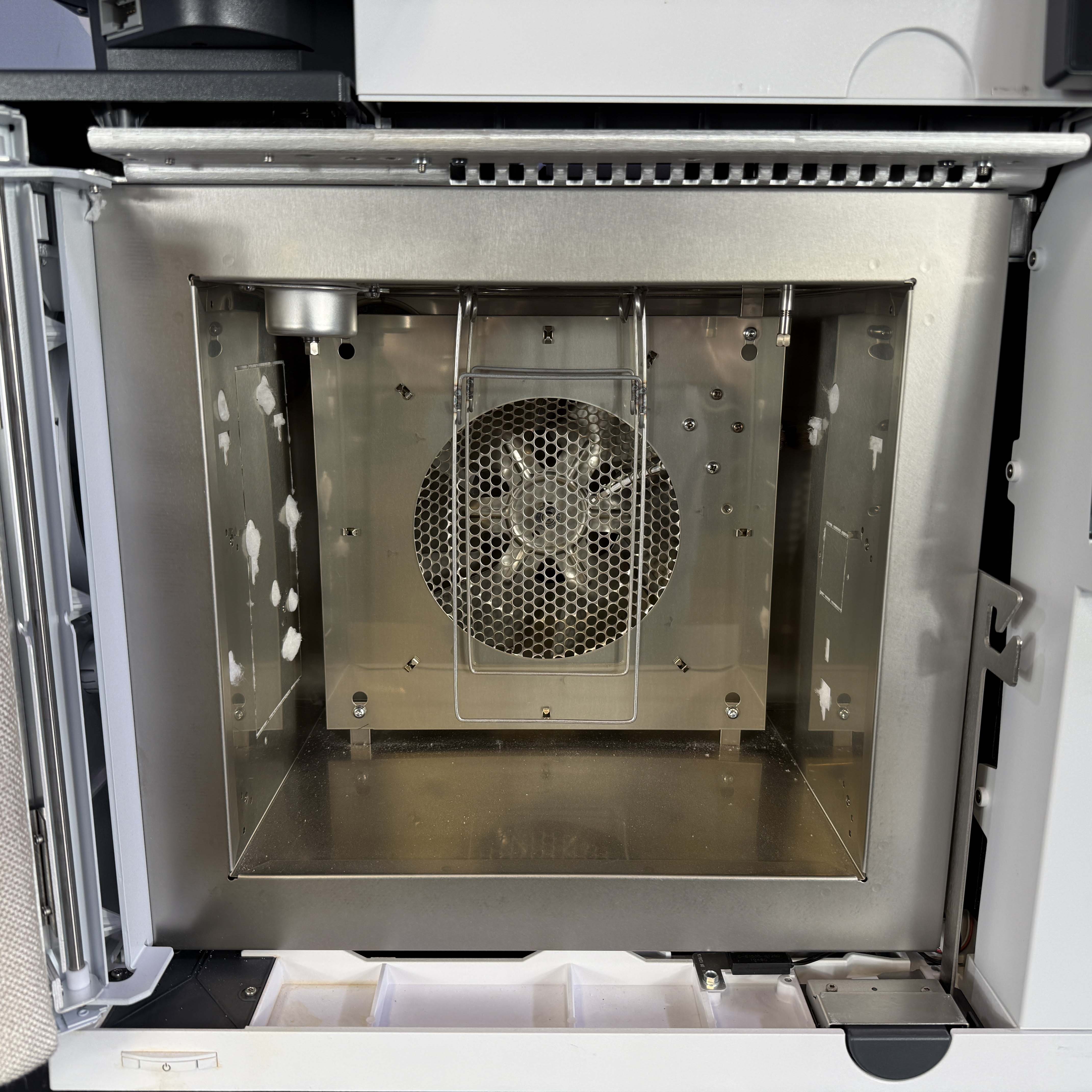 Agilent 8890 GC System With G4567A Automatic Liquid Sampler