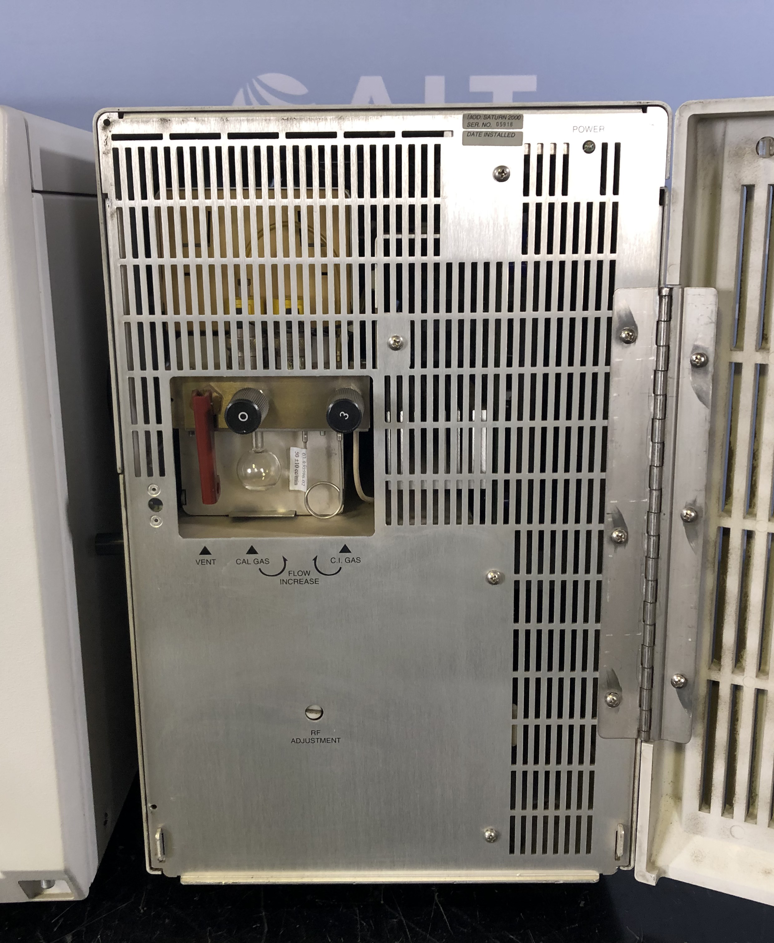Varian CP-3800/3380 Gas Chromatograph With Varian Saturn 2200 GC/MS/MS
