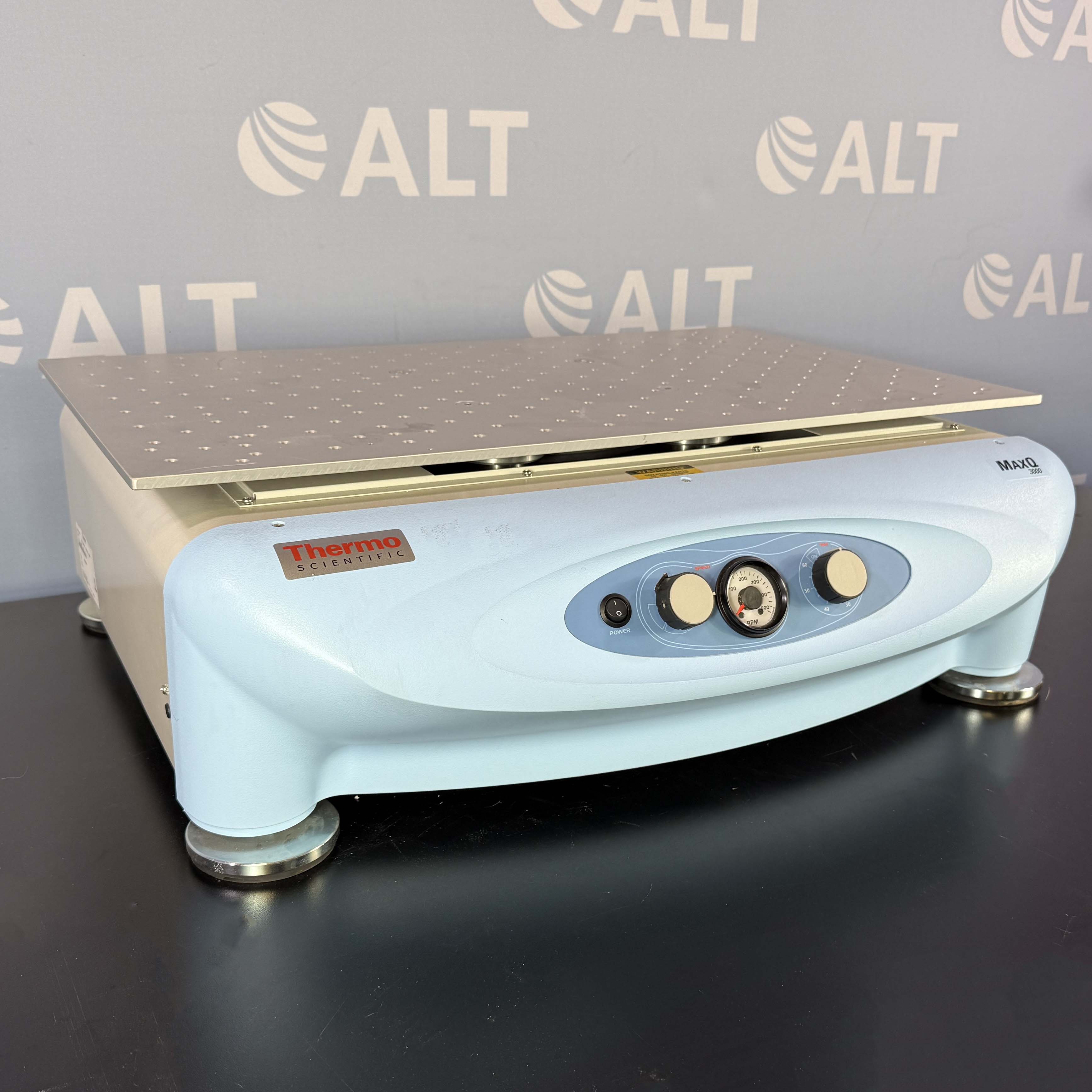 Science Benchtop Thermo Scientific MaxQ 3000 Orbital Benchtop Shaker, Model SHKA3000