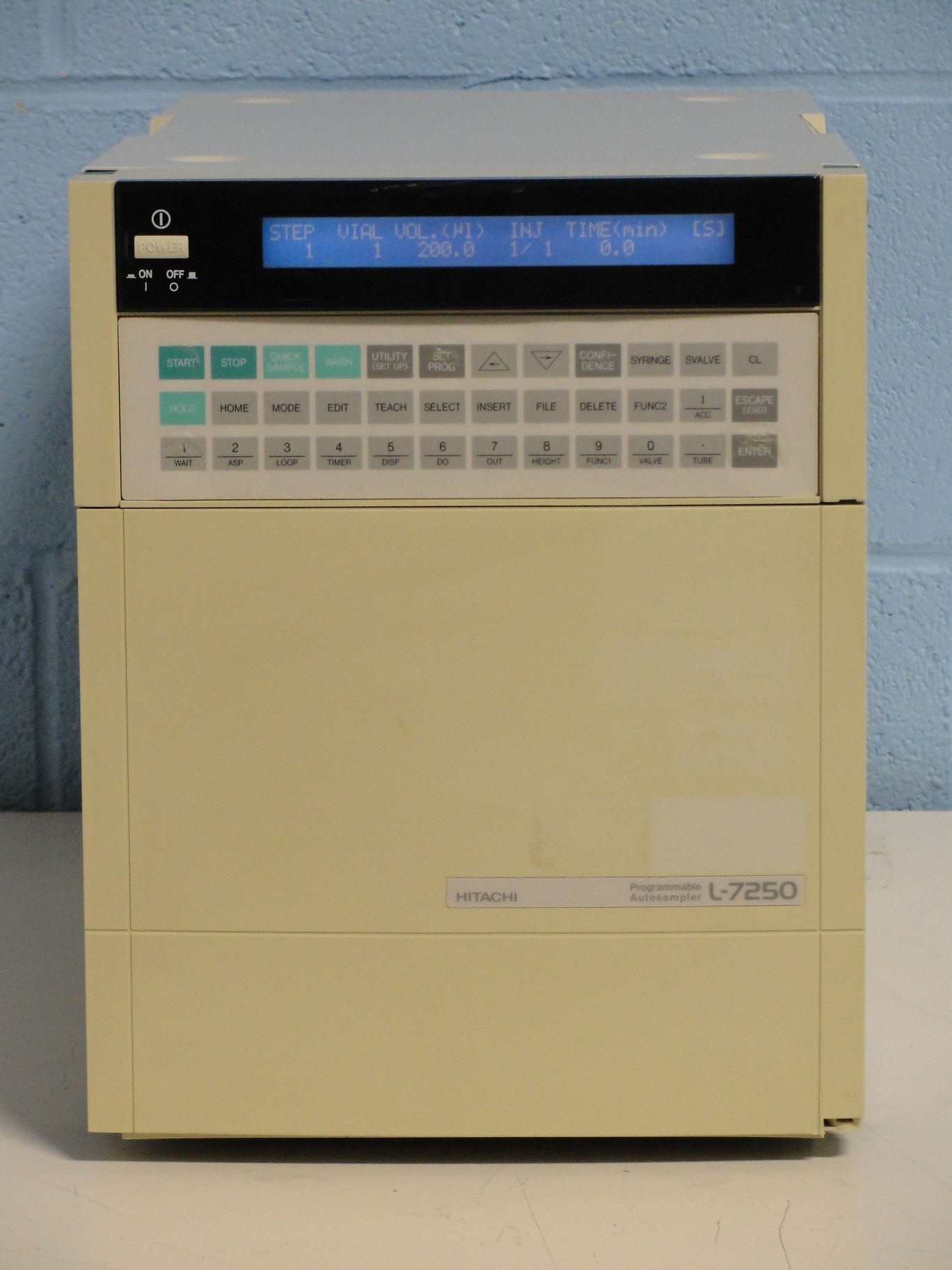 Hitachi Programmable Autosampler L-7250