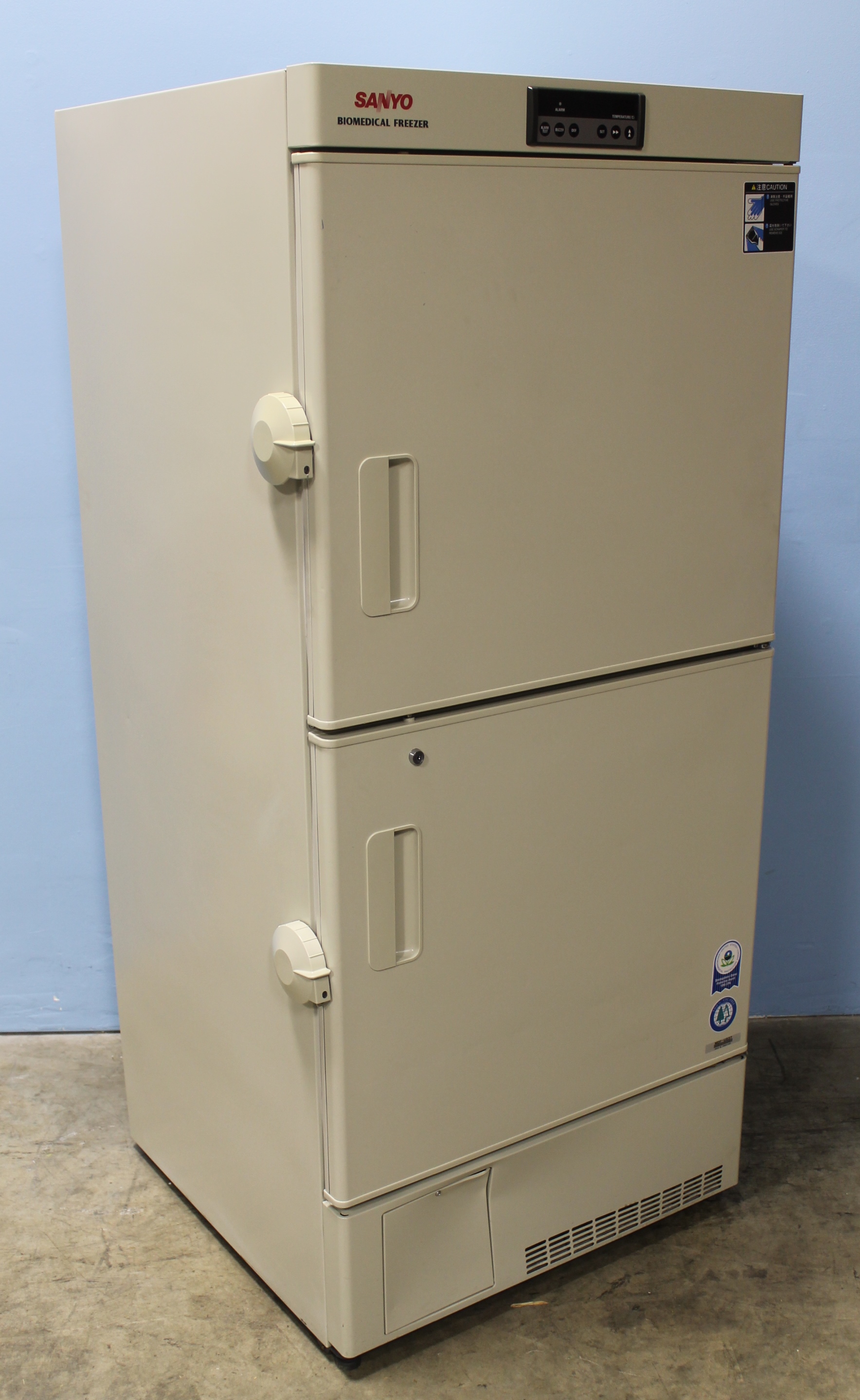 Sanyo MDF-U537 Biomedical Laboratory Freezers Upright; 17.0 cu. ft.