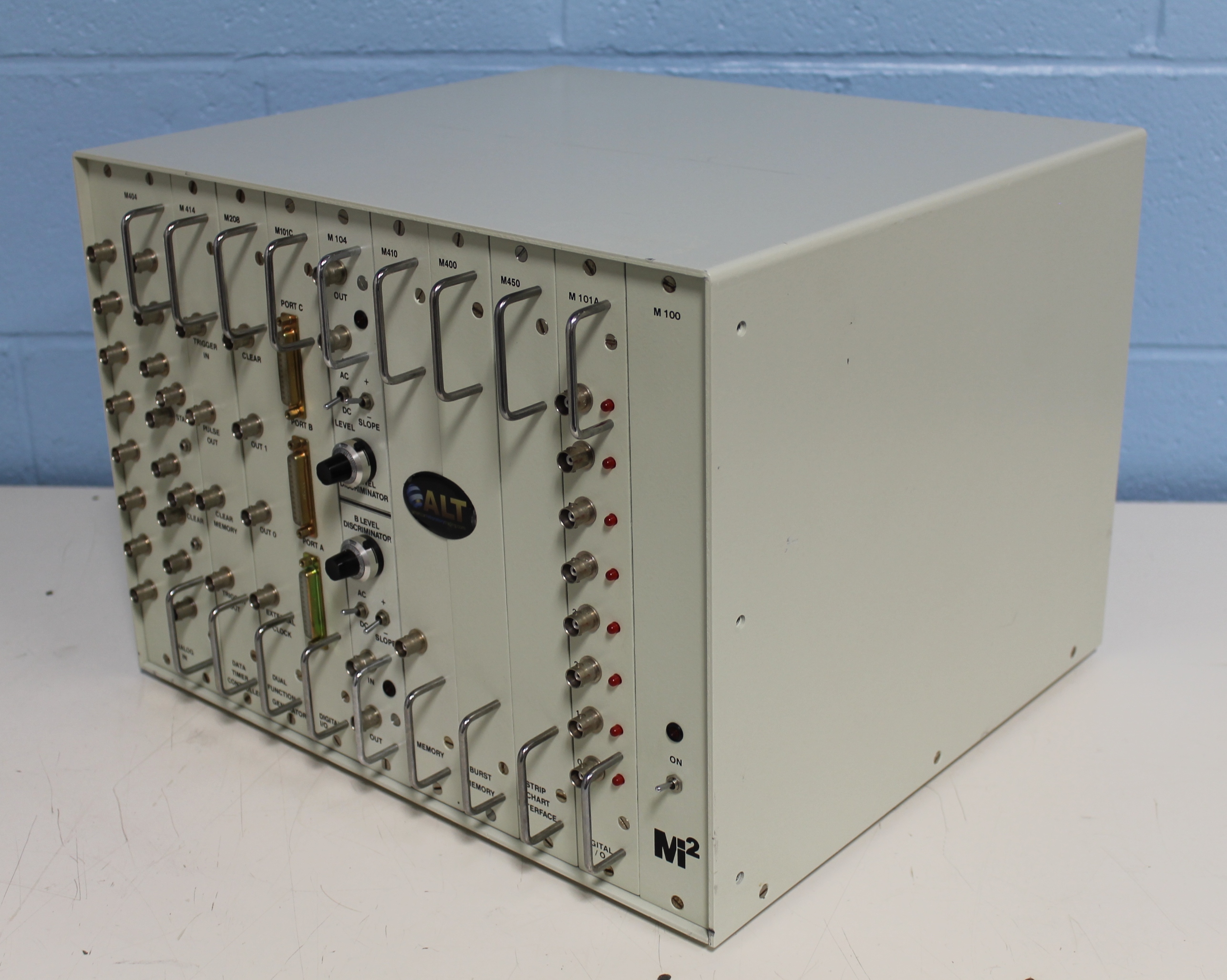 Modular Instruments Inc. MI2 Micro5000 Rack