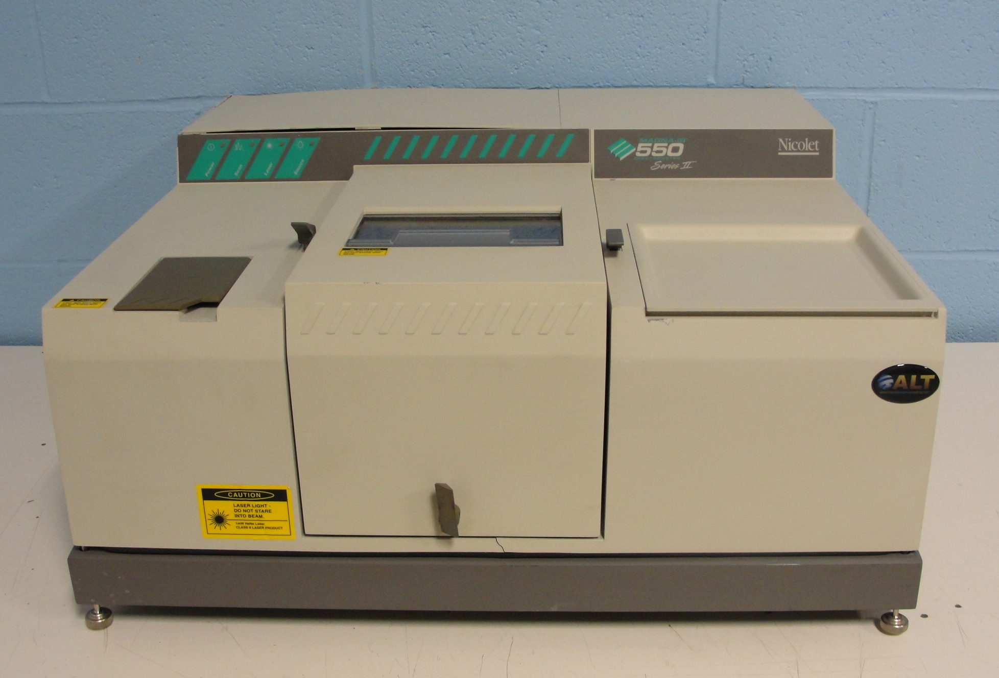 Nicolet Magna II 550 IR Spectrometer