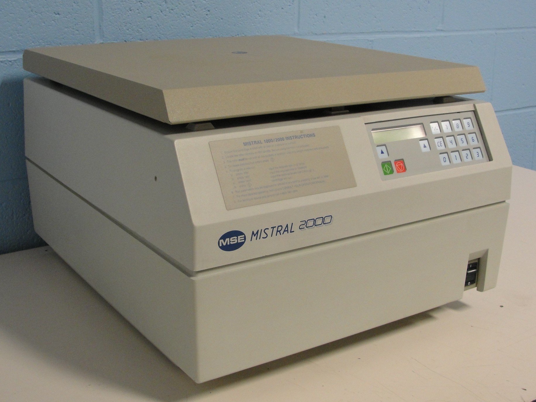 MSE Mistral 2000 Centrifuge with Rotor