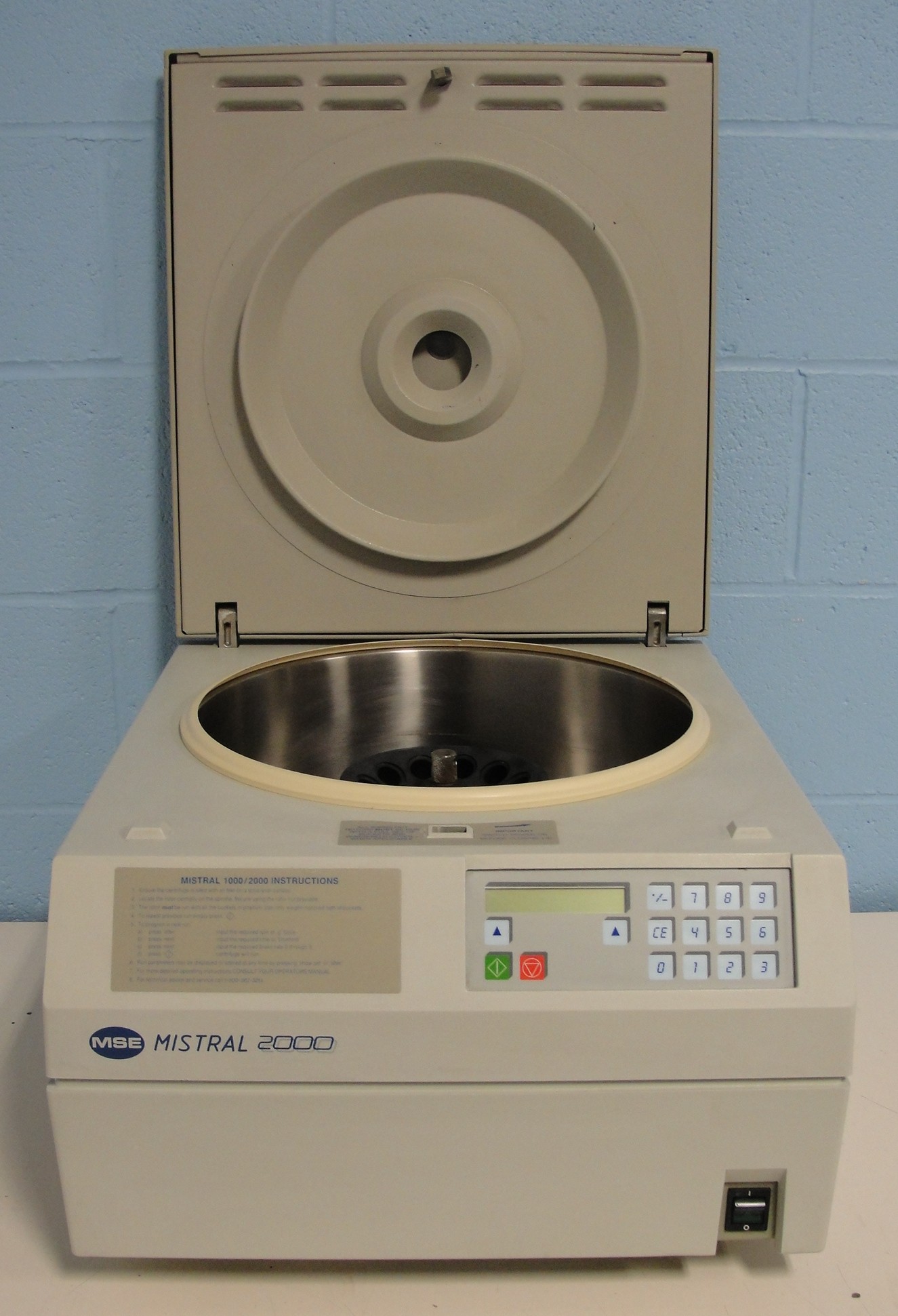 MSE Mistral 2000 Centrifuge with Rotor