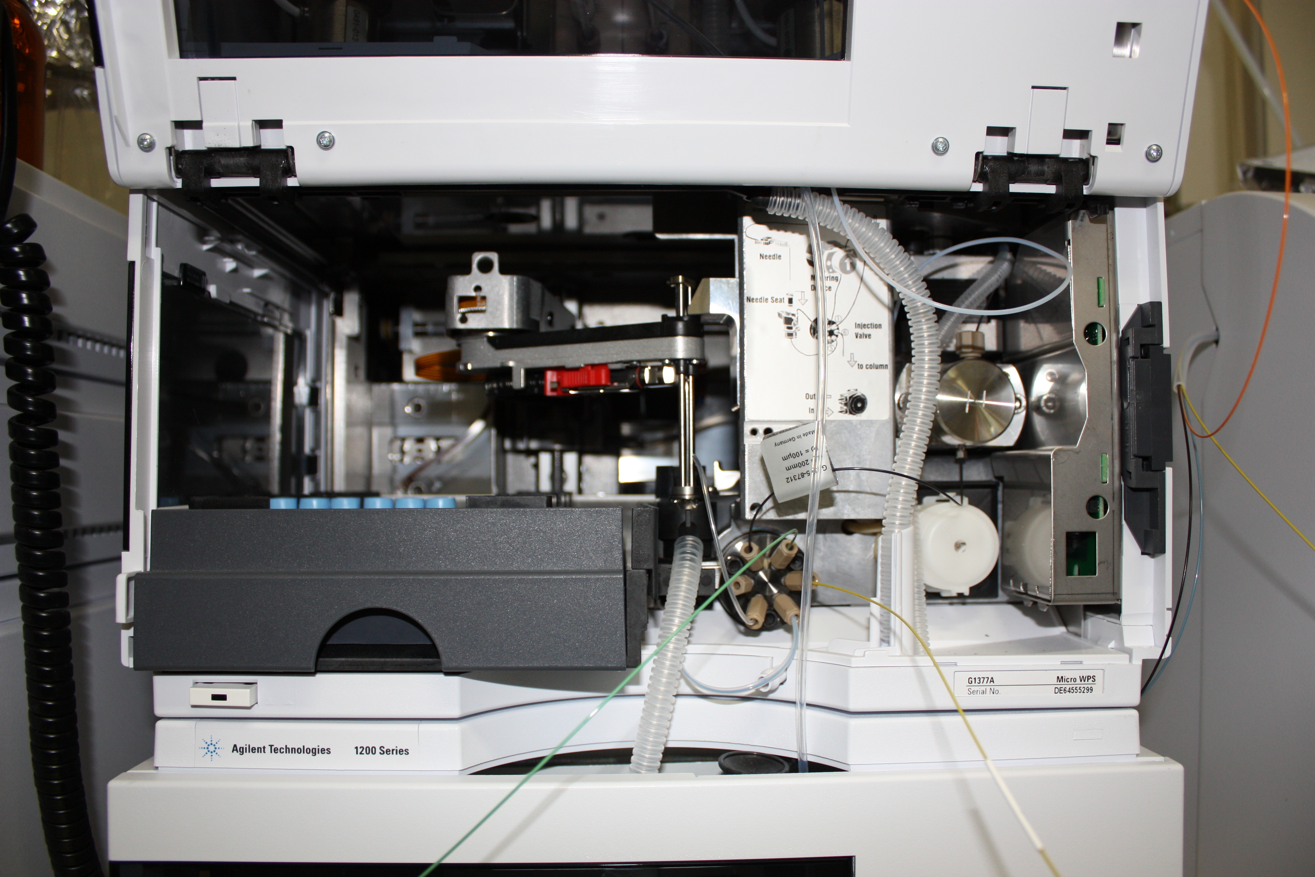 Agilent NanoLC-Chip Cube/6210 TOF (Time-of-flight) G1969A LC/MS System