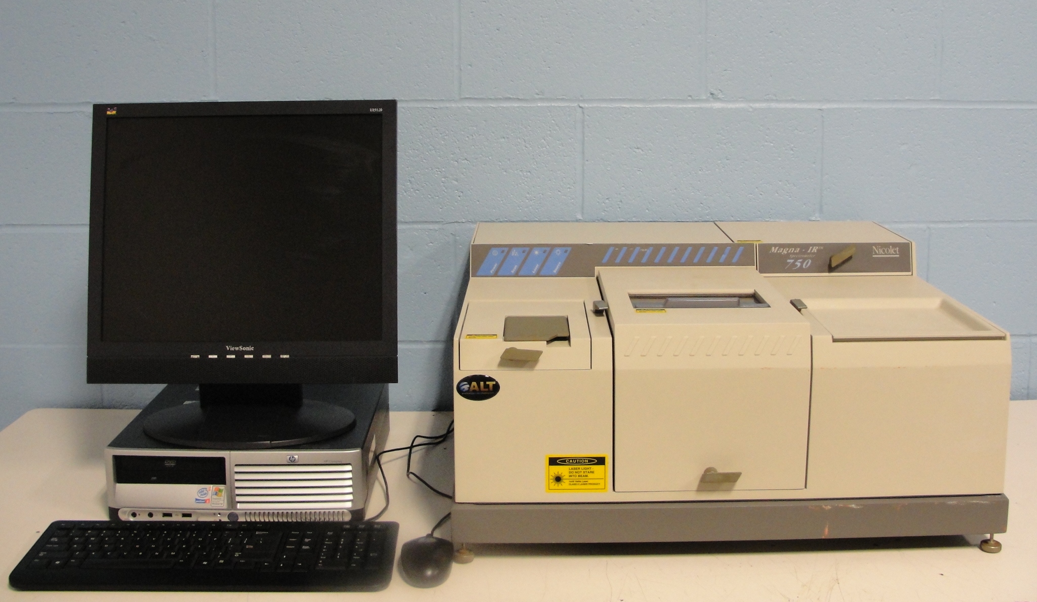 Thermo Nicolet Magna-IR 750 FTIR Spectrometer