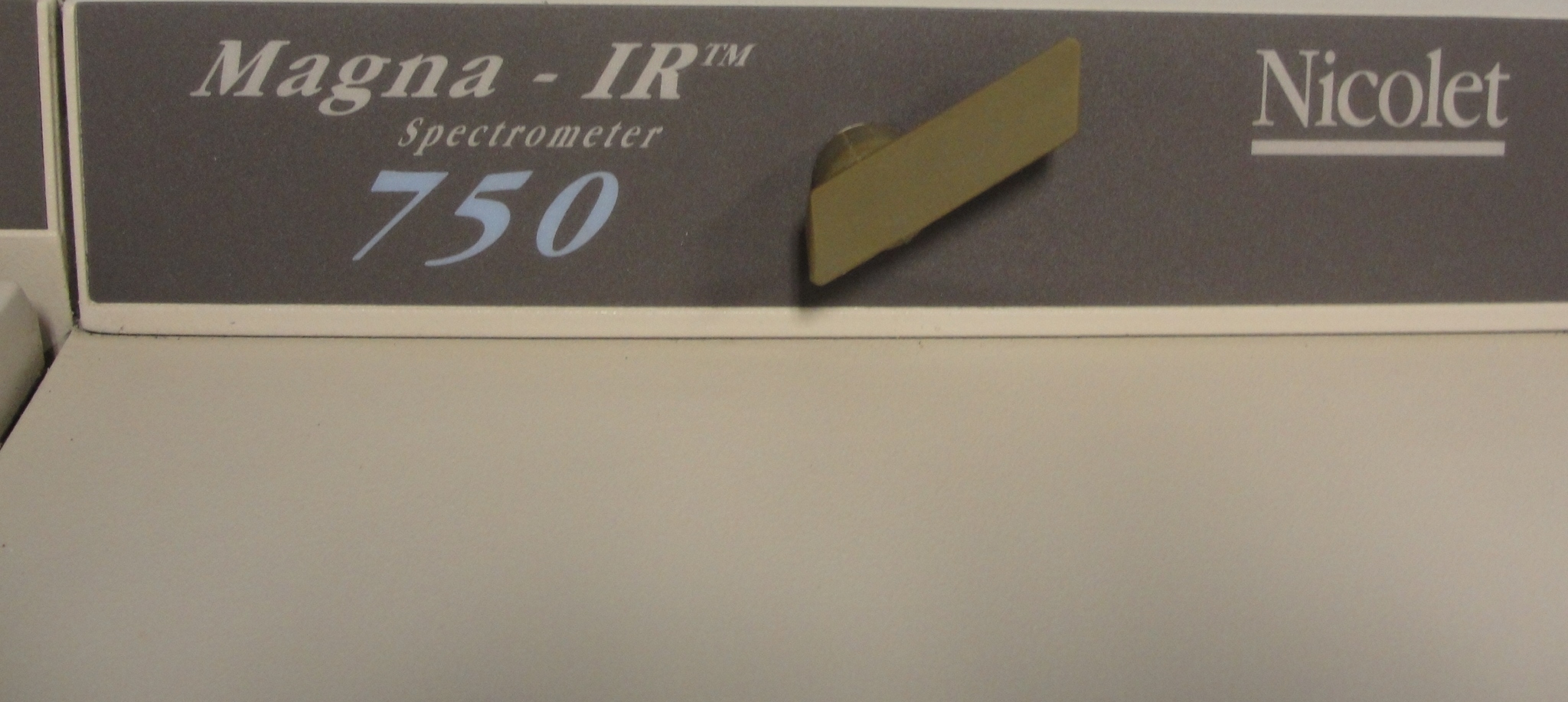Thermo Nicolet Magna-IR 750 FTIR Spectrometer