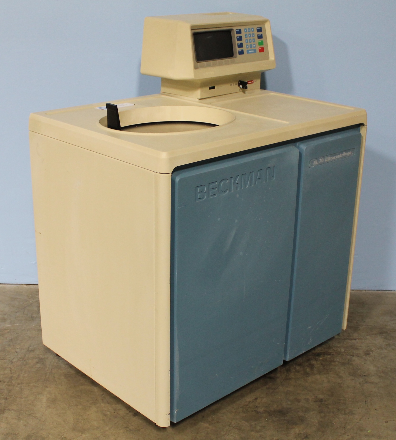 Beckman Coulter Optima XL-70 Ultracentrifuge