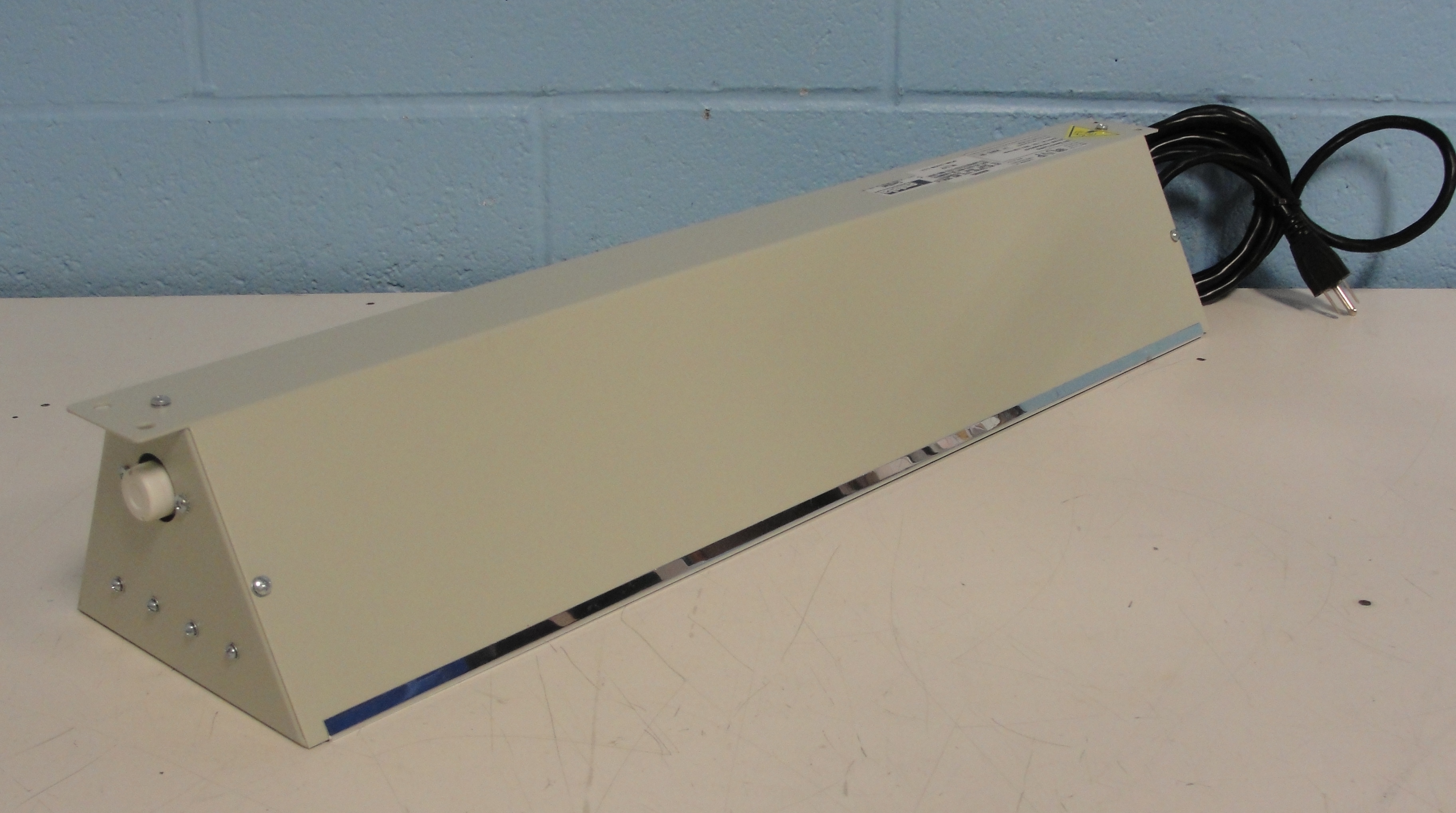 UVP Inc. XX-20S Sterilizing Bench UV Lamp