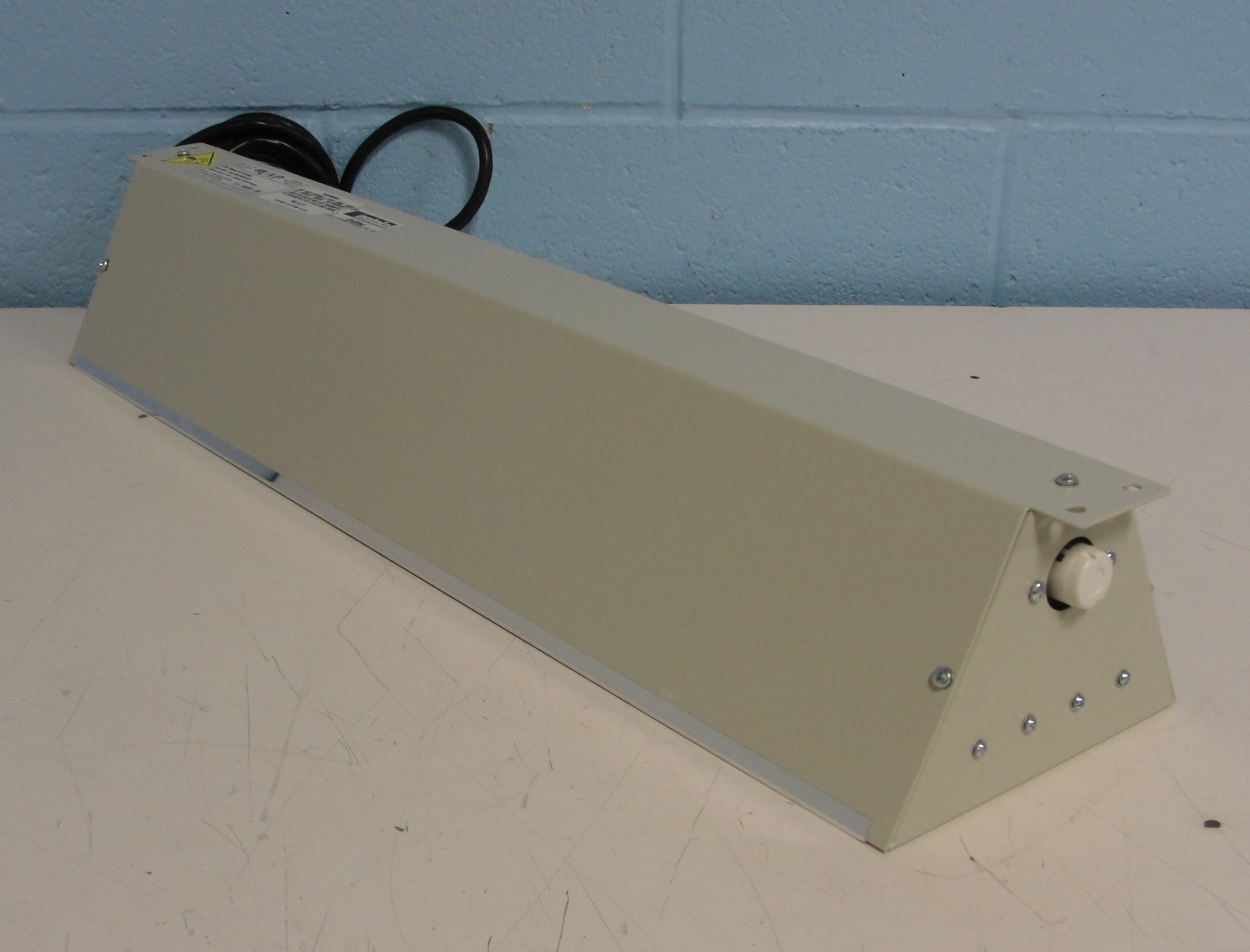 UVP Inc. XX-20S Sterilizing Bench UV Lamp