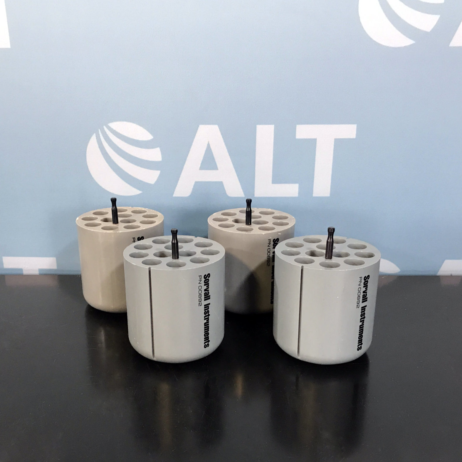Used Lab Equipment - Sorvall 00892 (12) Tube Slot Swing Rotor Bucket Adapter 18mL (Set of 4) 15
