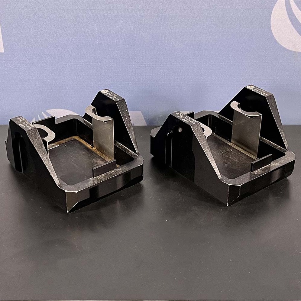 Used Lab Equipment - Beckman Coulter SX4750 Microplate Carriers (Pair) 2 Used Lab Equipment - Beckman Coulter SX4750 Microplate Carriers (Pair) 1