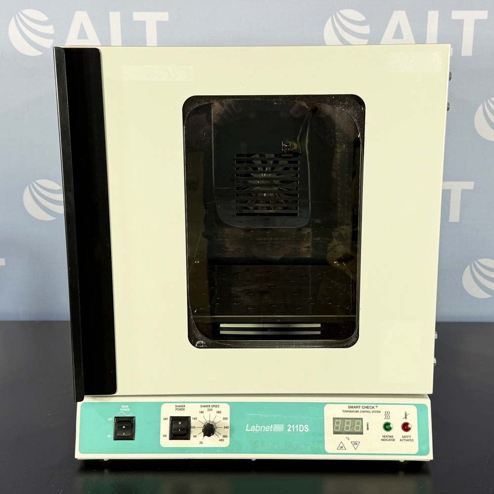 Used Lab Equipment - Labnet 211-DS Benchtop Shaking Incubator 1