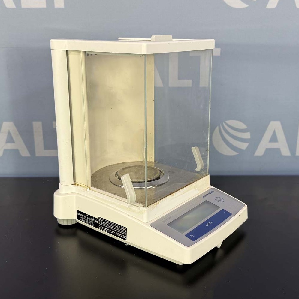 Used Lab Equipment - Mettler Toledo AB304-S Analytical Balance 2 Used Lab Equipment - Mettler Toledo AB304-S Analytical Balance 1