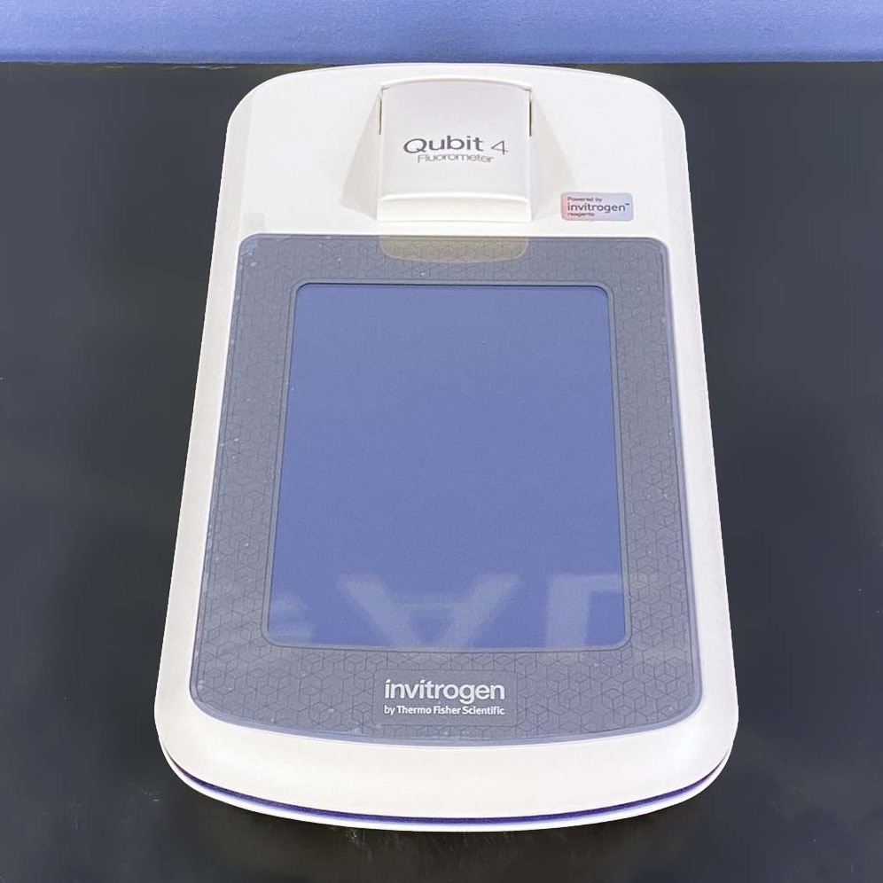 Used Lab Equipment - Invitrogen Qubit 4 Fluorometer 1